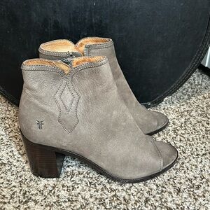 Frye Peep Toe Booties Block Heel EUC